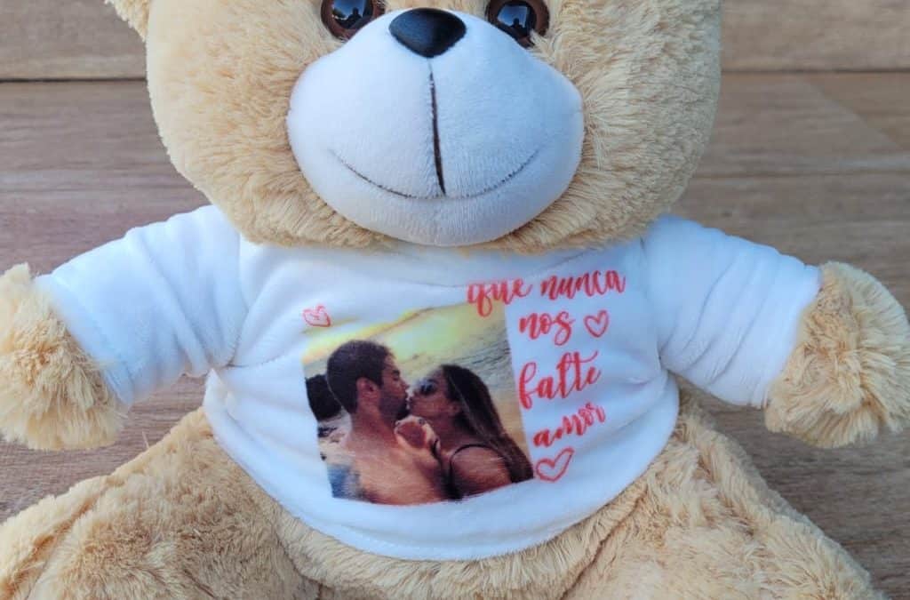 Pelúcia Personalizada: O Presente Perfeito para Todas as Idades